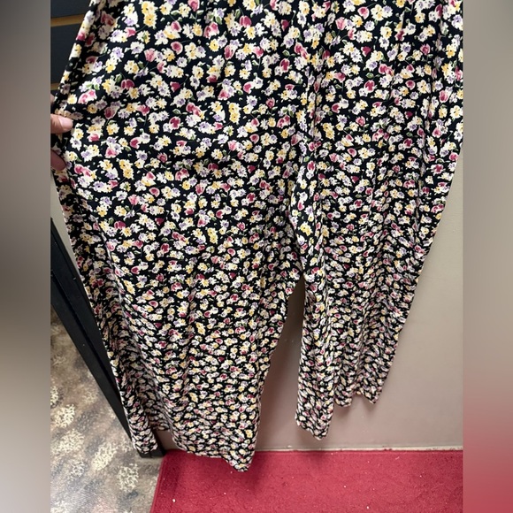 Vintage Expo Petite Floral Black Jumpsuit - Picture 4 of 4